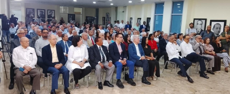 Decenas acuden presentación libro sobre crisis RD de 1994