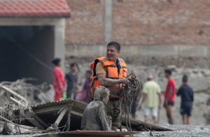 Nepal confirma 332 muertos y 1,500 desparecidos por riada