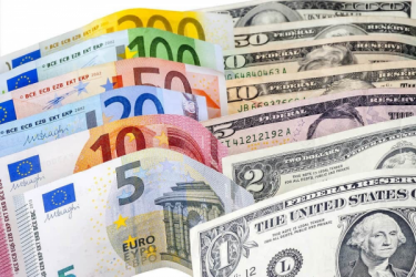 Dólar bajó 9 cts. y era vendido a $58.53; el euro sigue a $68.74