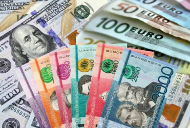 Dólar subió 28 cts. y el euro 15; eran vendidos a $59.20 y $69.96 Dólar subió 28 cts. y el euro 15; eran vendidos a $59.20 y $69.96