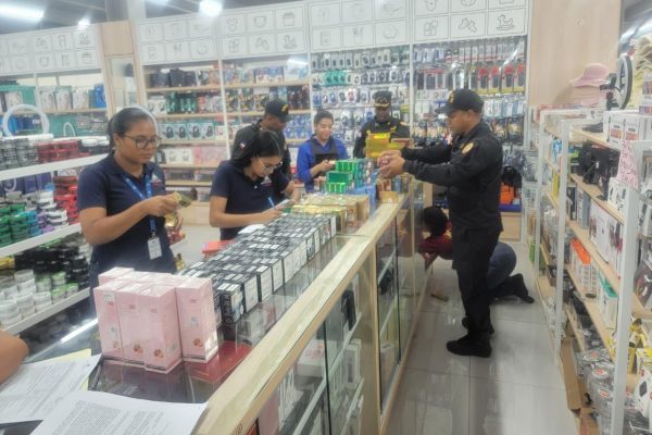 SANTIAGO: Ocupan miles de mercancías en negocios chinos imagen