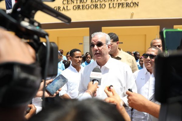 Abinader asegura responsables caso SeNaSa deberán responder