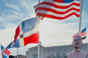 Los del exterior y sus mundos (OPINION)