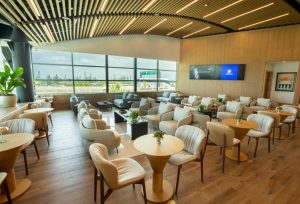Banco Popular amplía lounge AILA con nueva sala para salidas