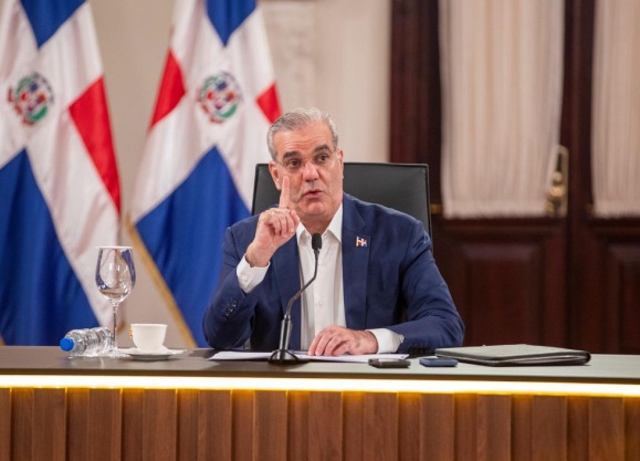 Abinader dice quien cometa un delito enfrentará penas severas