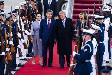 Trump asegura ni EEUU ni China frenarán el desarrollo de la IA Trump asegura ni EEUU ni China frenarán el desarrollo de la IA