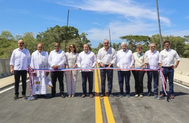 Presidente inaugura obras y supervisa proyecto Puerto Plata