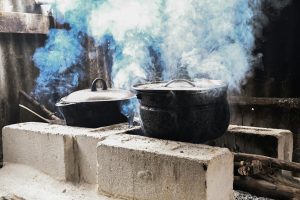Dominicana sustituirá fogones leña y carbón zonas vulnerables