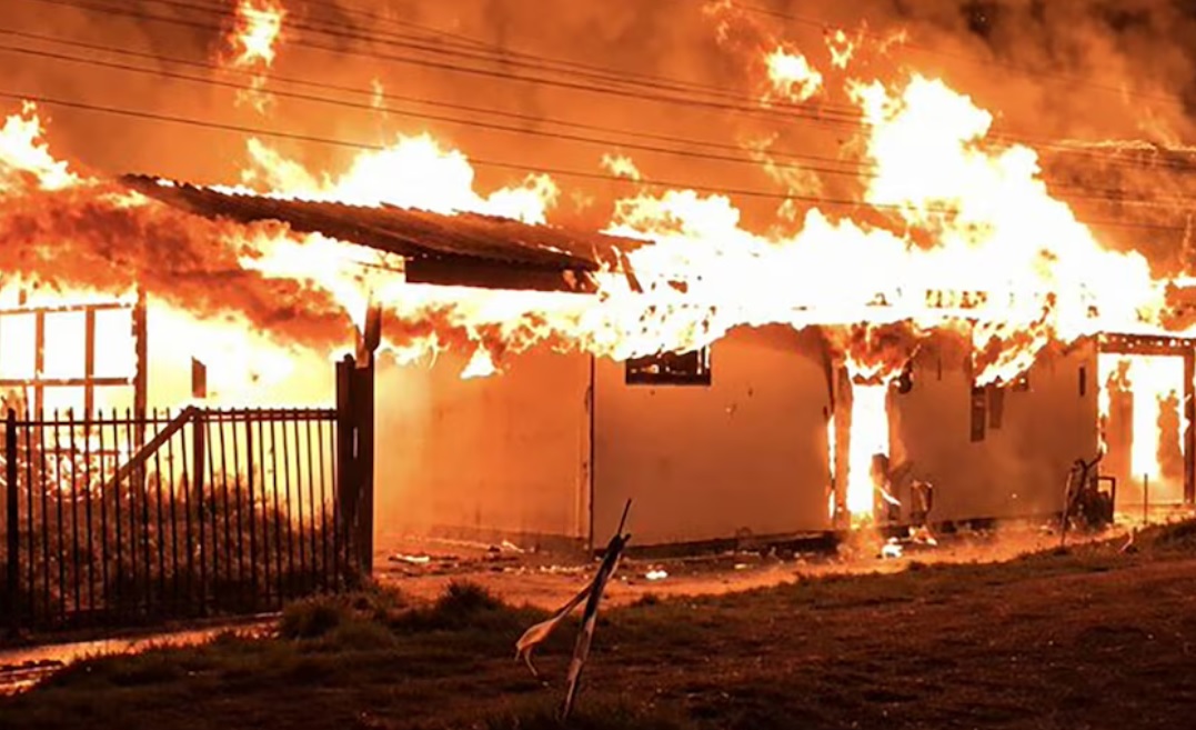 Incendio hogar de ancianos dejó      al menos 16 muertos en Chile