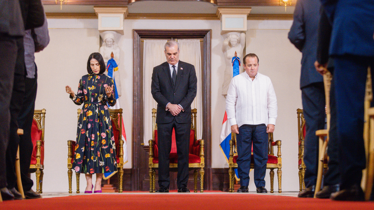 Abinader pide a Dios que le dé sabiduría para enfrentar males