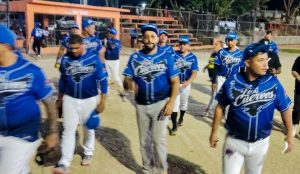 Cuervos y La Máquina avanzan torneo Rubén Pimentel Softbol