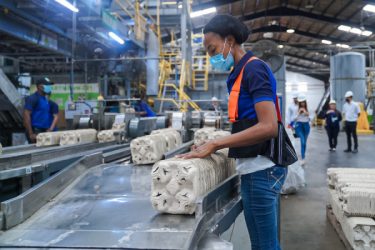 Gobierno dispone que compras públicas sean hechas a Mipymes Gobierno dispone que compras públicas sean hechas a Mipymes