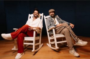 Juan Luis Guerra y Manny Cruz juntos en «Nieve en Verano»