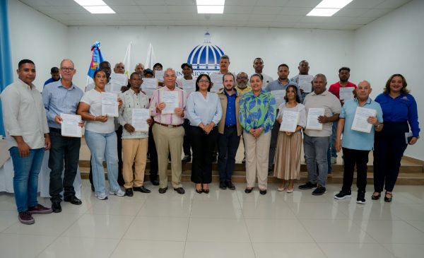 Entregan RD$20.4 millones en bonificaciones tecnificar riego imagen