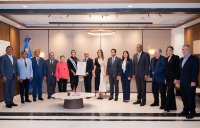 El Senado reconoce a Joheirry Mola, Miss Mundo 2026
