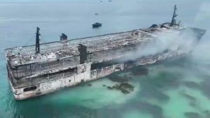 FILIPINAS: Aumentan a 76 los muertos por incendio en barco