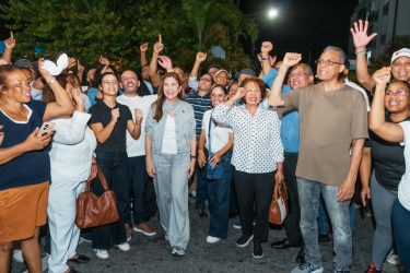 Alcaldía DN lleva iluminación a 20 sectores suroeste SD