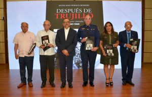 Ponen en circulación libro «Después de Trujillo. Un lustro convulso»