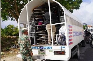 Autoridades de la RD detienen a 22 haitianos indocumentados