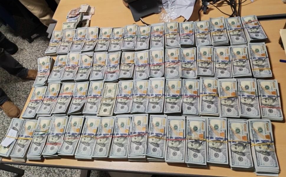 DGA decomisa en AILA US$600 mil y miles pesos colombianos imagen