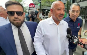LAWRENCE: Alcalde se ausenta de audiencia por caso de fraude