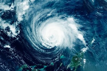Tormenta Fay se fortalece y podría convertirse en huracán