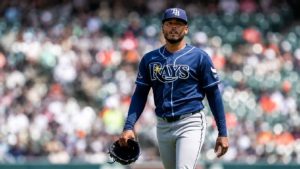 Freddy Peralta empieza mostrar señales positivas en un gran año