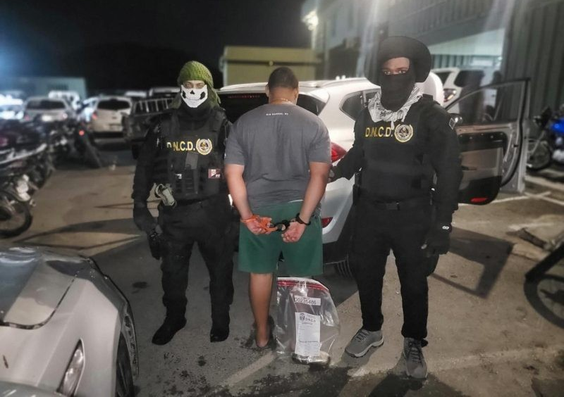 BANI: Decomisan 595 paquetes de cocaína y detienen a tres