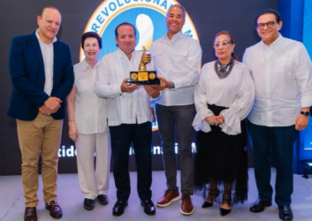 PRM Santiago reconoce Paliza por trayectoria al frente partido PRM Santiago reconoce Paliza por trayectoria al frente partido