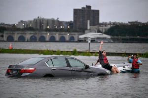 MEXICO: Huracán Polo avanza a costas con gran oleaje y lluvias