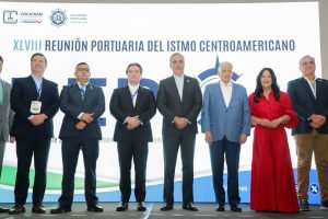 Abinader destaca importancia estratégica de los puertos de RD