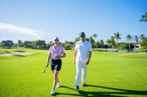Leyenda juega por primera vez en campos de golf Casa Campo