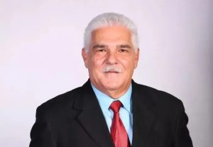 Muere Claudio Concepción, pionero crónica arte Santiago