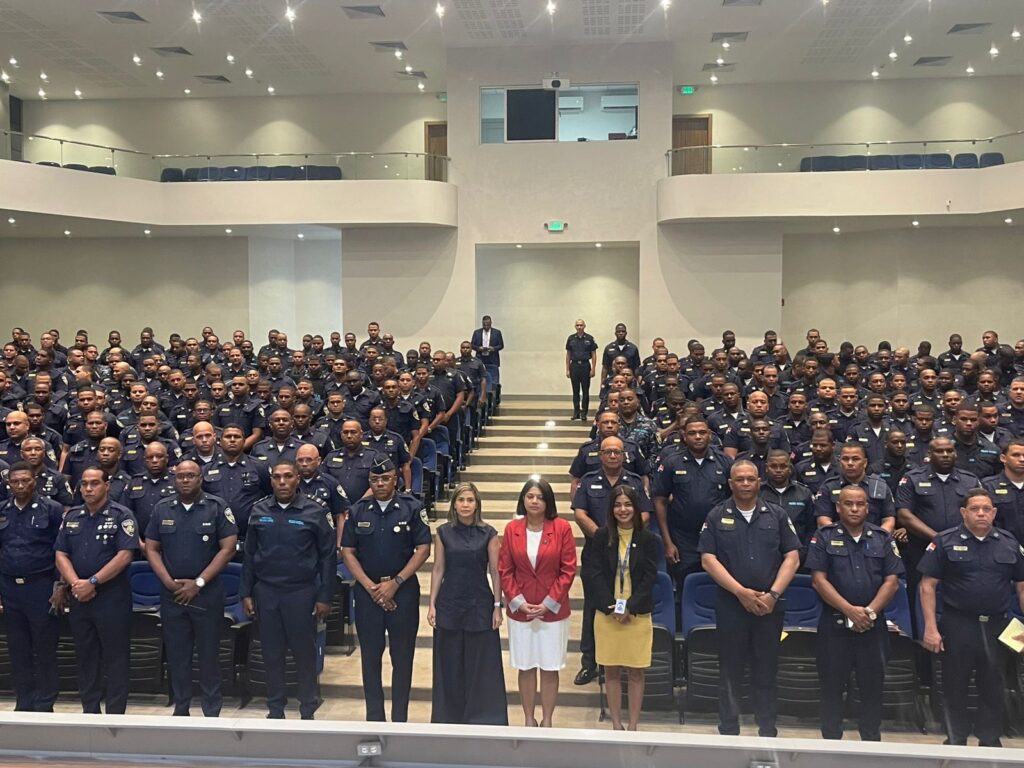 Incorporan cientos de agentes para prevenir la violencia en RD