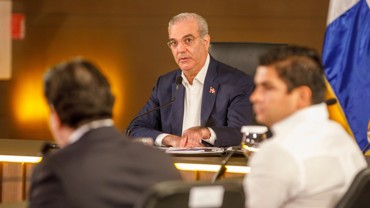 Abinader anuncia monorriel de Santiago inicia pruebas octubre
