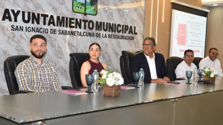 SABANETA: Papo Fernández pone libro en circulación SABANETA: Papo Fernández pone libro en circulación
