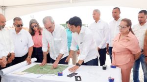 Abinader supervisa obras y anuncia inversiones en el Cibao