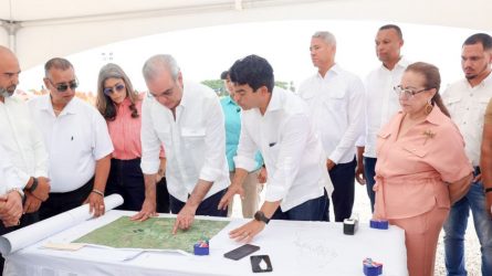Abinader supervisa obras y anuncia inversiones en el Cibao