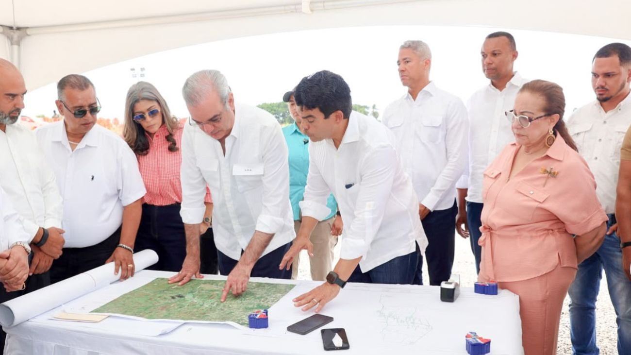 Abinader supervisa obras y anuncia inversiones en el Cibao