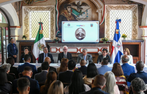 RD dona a México busto de sominicano Delfín Madrigal