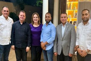Tres alcaldes respaldan proyecto presidencial de David Collado Tres alcaldes respaldan proyecto presidencial de David Collado