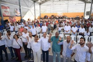 David Collado juramenta estructura política en Santiago