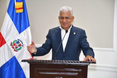 Ricardo De los Santos propone debate entre aspirantes PRM