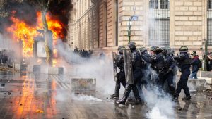 Trump insta a Francia a cerrar fronteras en medio disturbios Trump insta a Francia a cerrar fronteras en medio disturbios