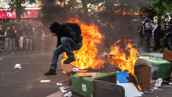 Europa arde en una ola protestas y bloqueos estudiantiles