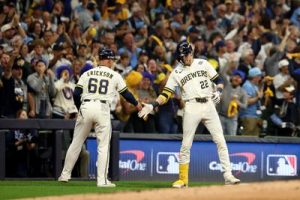 Cerveceros remontan ante Rays y toman ventaja Serie Mundial