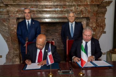 Italia y la RD firman pacto para más comercio y mejor seguridad Italia y la RD firman pacto para más comercio y mejor seguridad