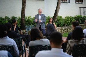 Senador SD critica distribución de la riqueza en R. Dominicana