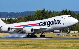 Avión de El Salvador aterriza en SD en medio de crisis en Haití