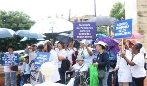 Bioanalistas jubilados exigen  aumento de pensiones en RD